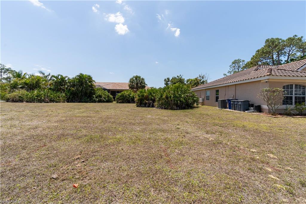 SPANISH GARDENS - Land