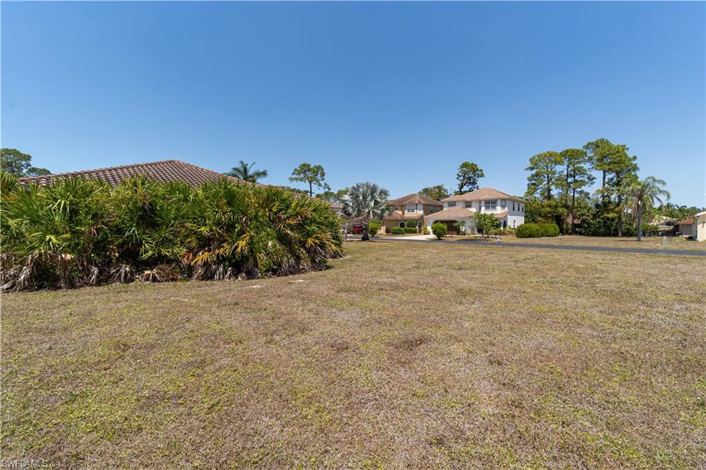 SPANISH GARDENS - Land