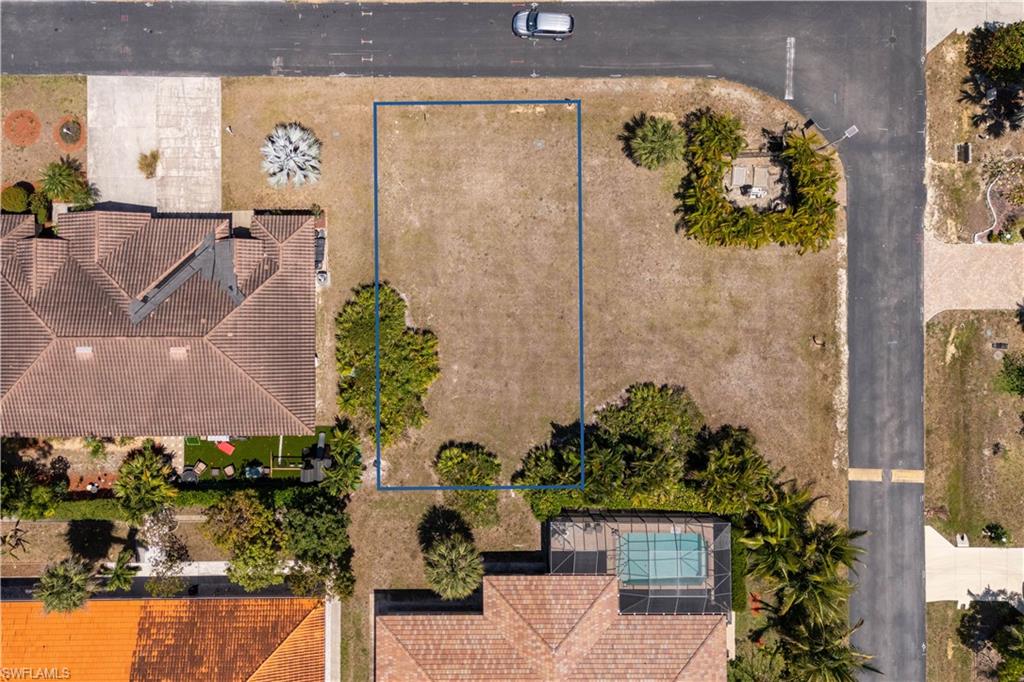 SPANISH GARDENS - Land