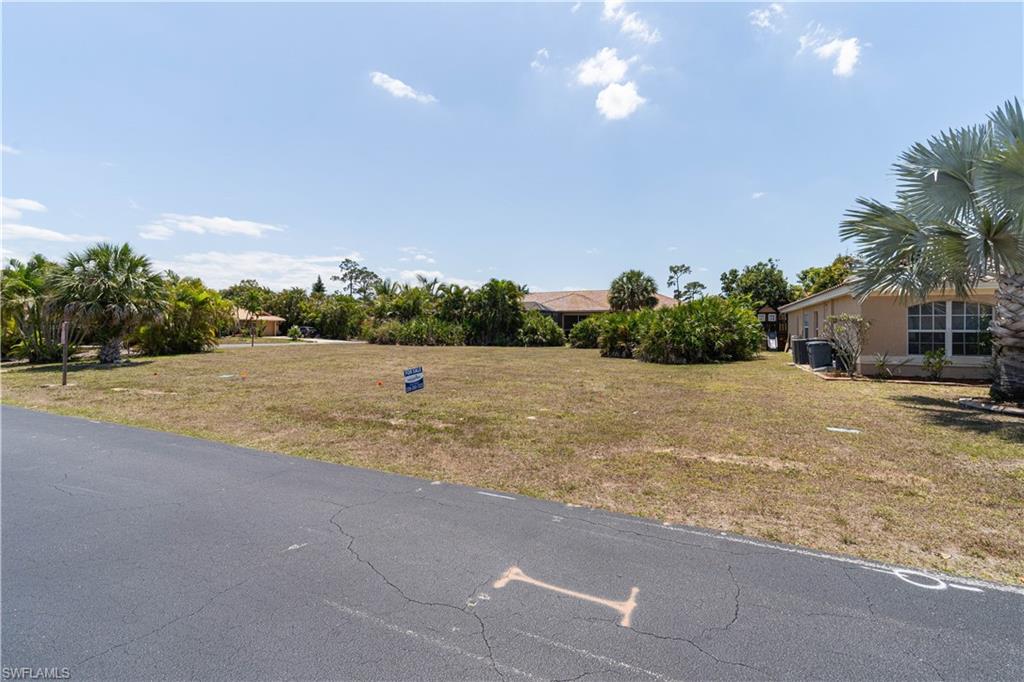 SPANISH GARDENS - Land