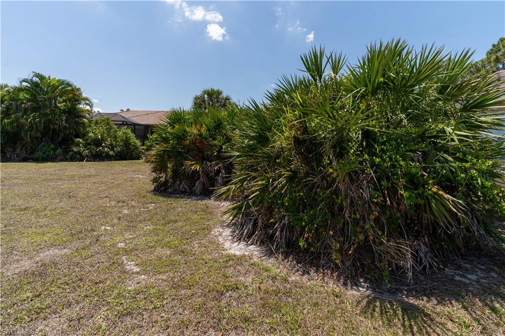 SPANISH GARDENS - Land