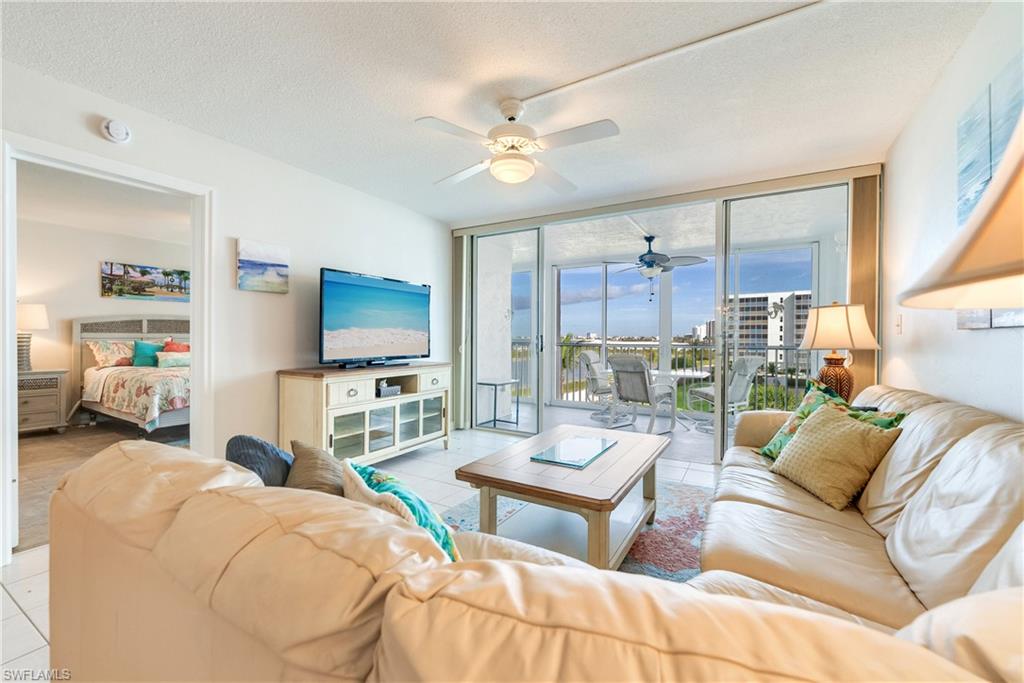 CRECIENTE CONDO NORTH - Residential