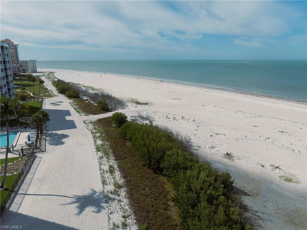 CRECIENTE CONDO NORTH - Residential