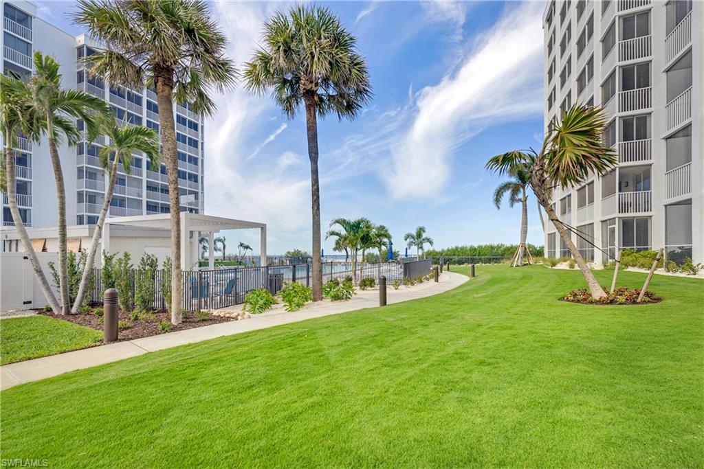 CRECIENTE CONDO NORTH - Residential