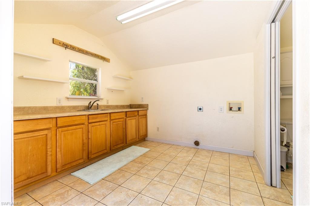 RIVERBEND MOTORCOACH RESORT - Land