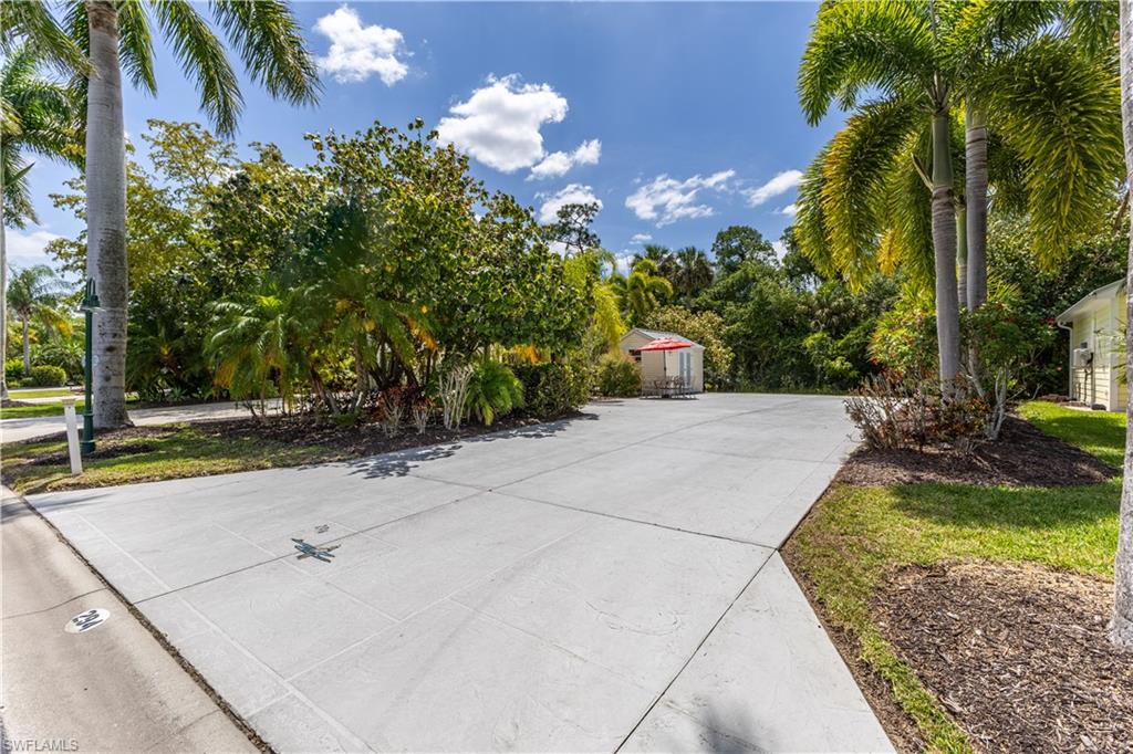 RIVERBEND MOTORCOACH RESORT - Land