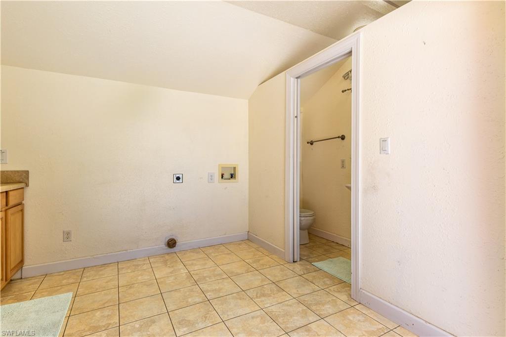 RIVERBEND MOTORCOACH RESORT - Land