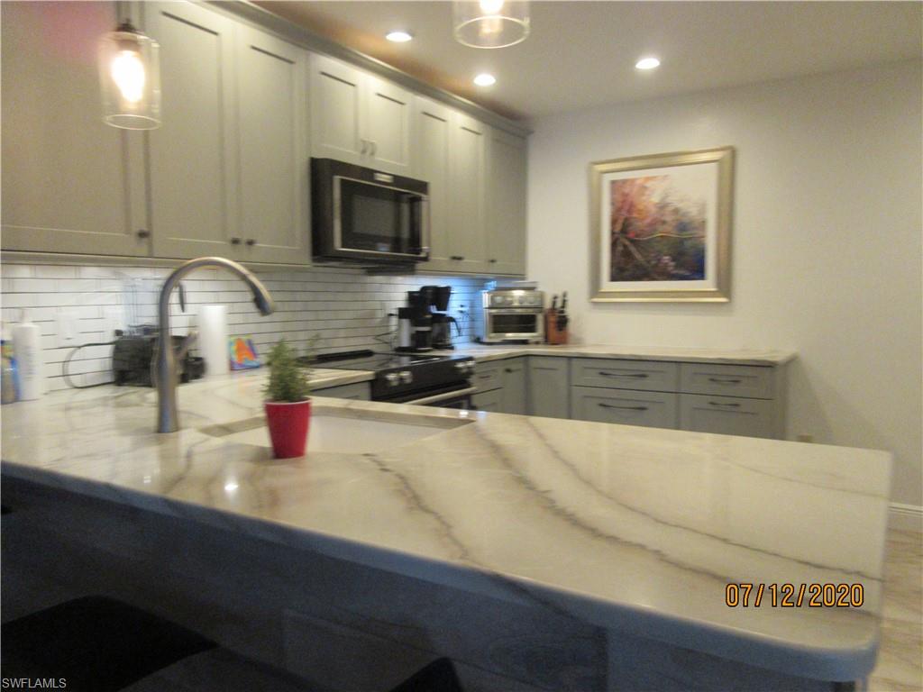 ROYAL WOODS - Residential