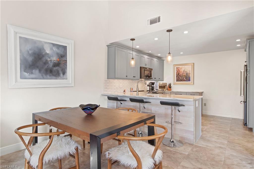 ROYAL WOODS - Residential