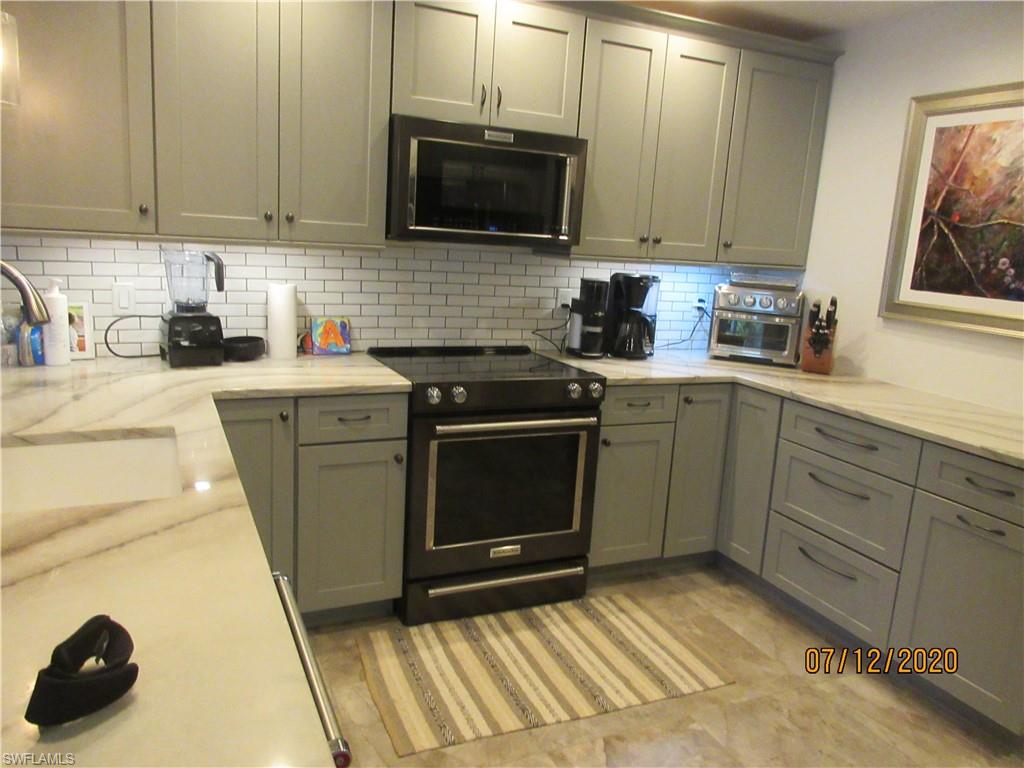 ROYAL WOODS - Residential