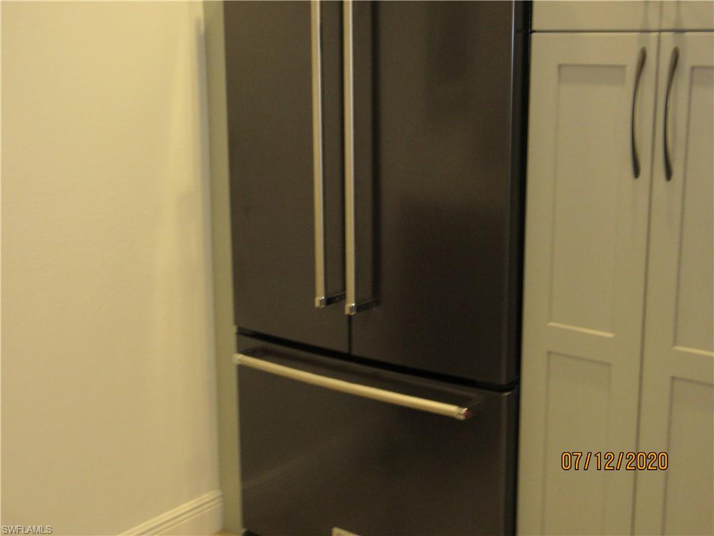 ROYAL WOODS - Residential