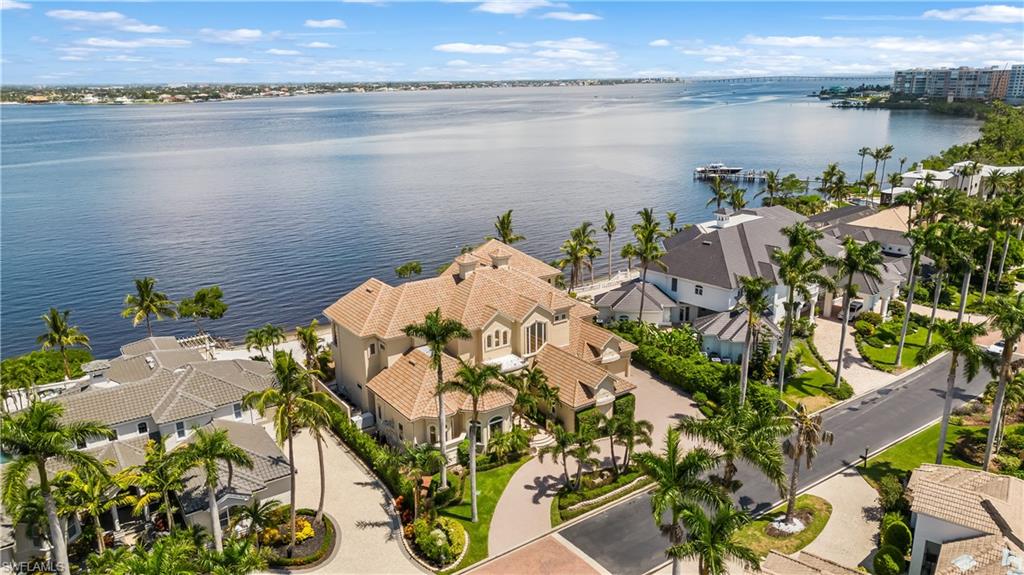 EDGEWATER - Residential