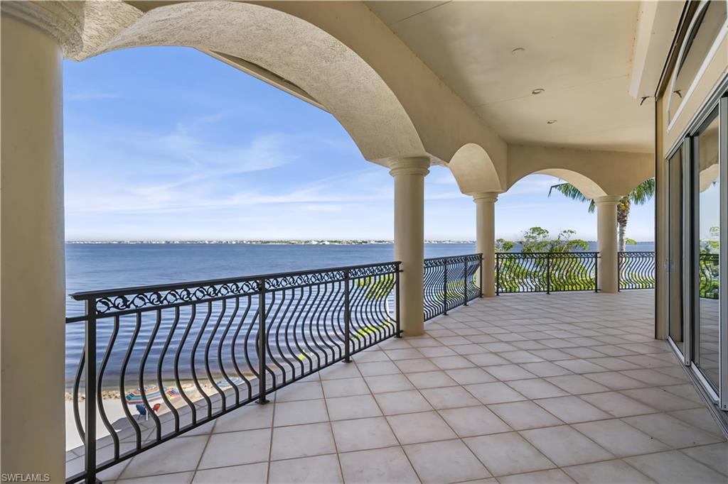 EDGEWATER - Residential