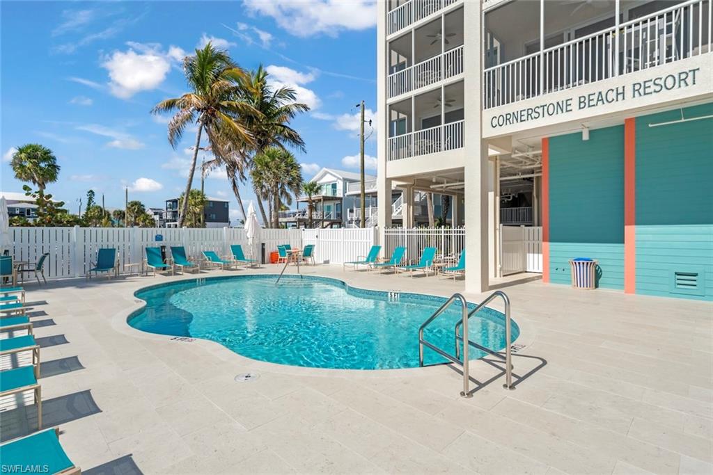 CORNERSTONE - Residential