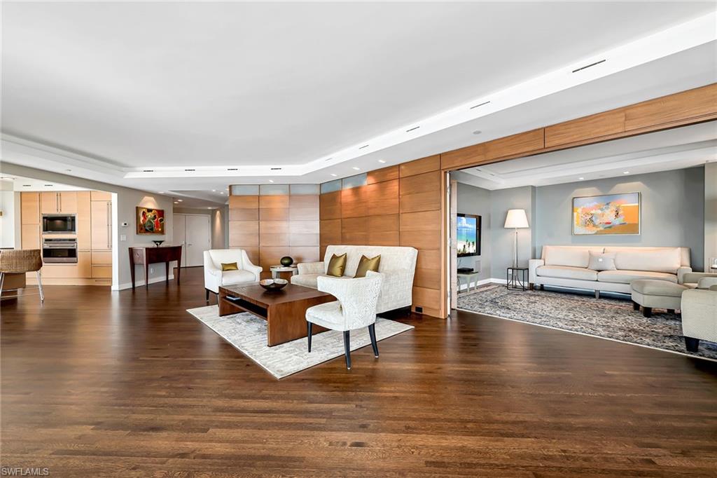 CONTESSA AT BAY COLONY - Residential