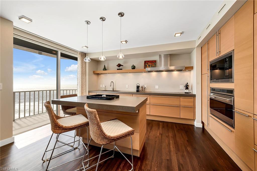 CONTESSA AT BAY COLONY - Residential