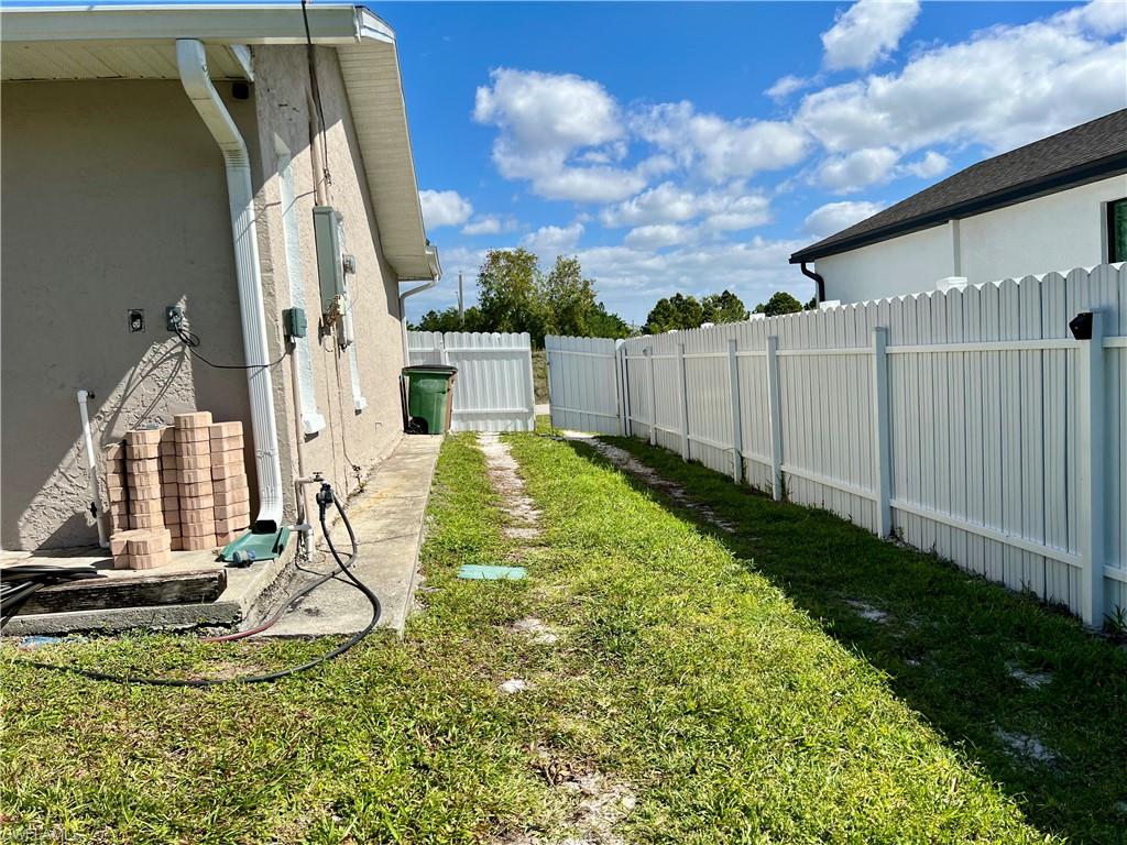 CAPE CORAL - Residential