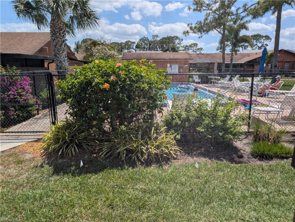 FOXMOOR LAKES - Residential