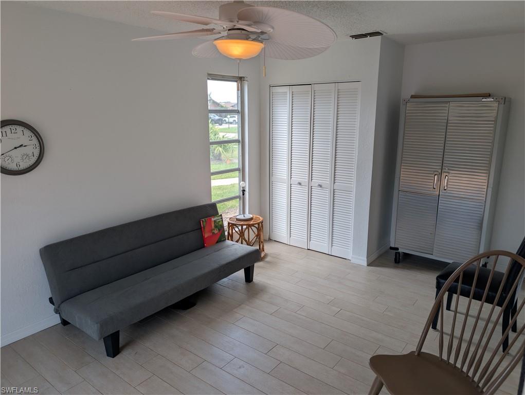 FOXMOOR LAKES - Residential