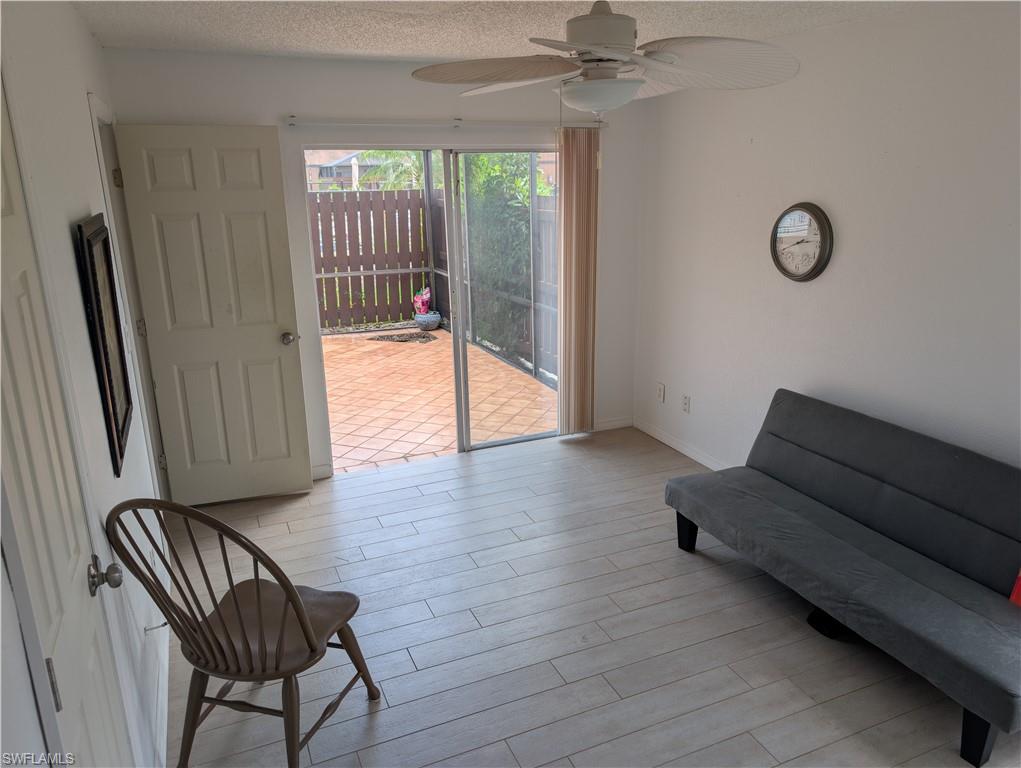 FOXMOOR LAKES - Residential