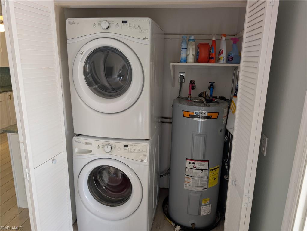 FOXMOOR LAKES - Residential