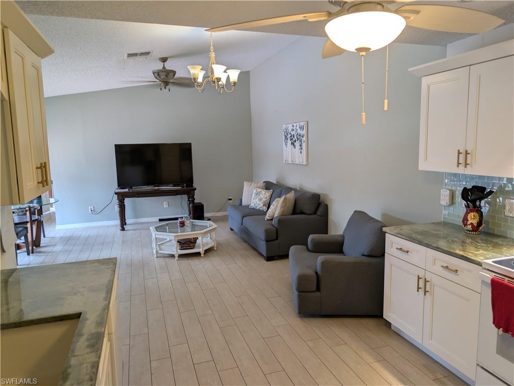 FOXMOOR LAKES - Residential