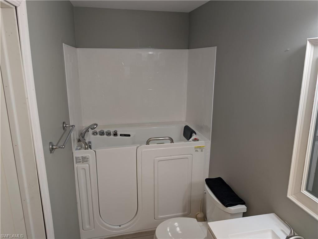 FOXMOOR LAKES - Residential