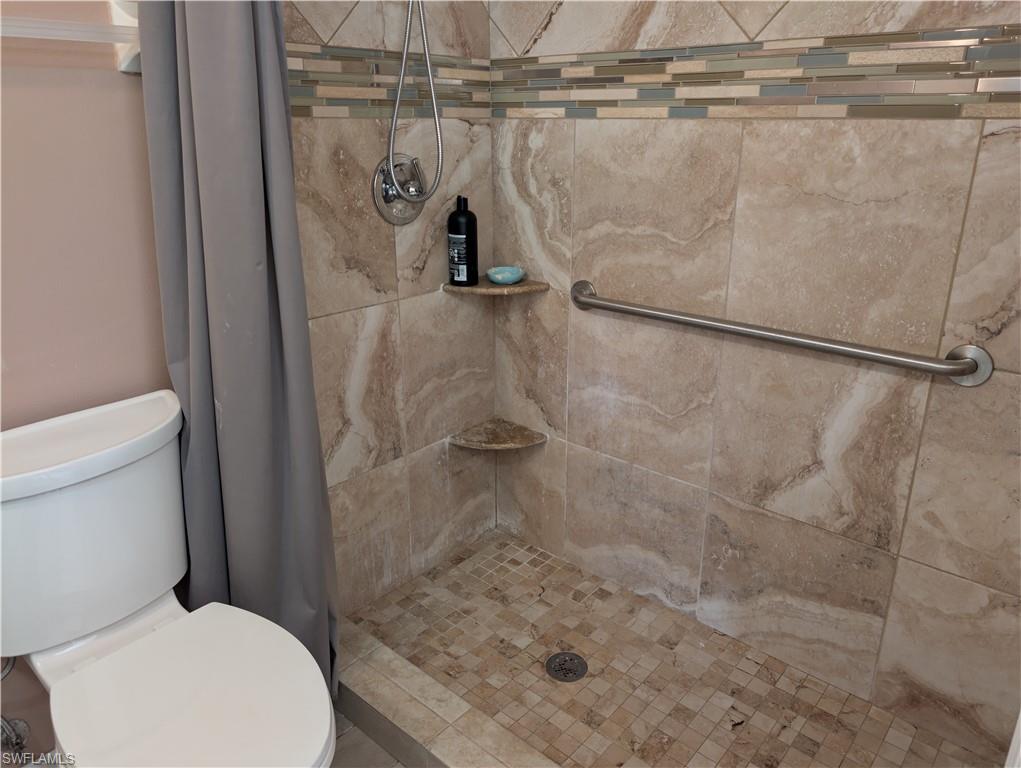 FOXMOOR LAKES - Residential