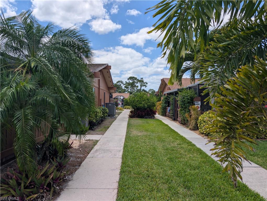 FOXMOOR LAKES - Residential