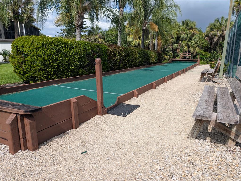 FOXMOOR LAKES - Residential