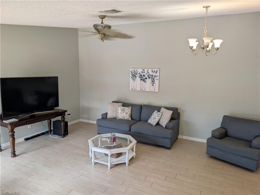 FOXMOOR LAKES - Residential