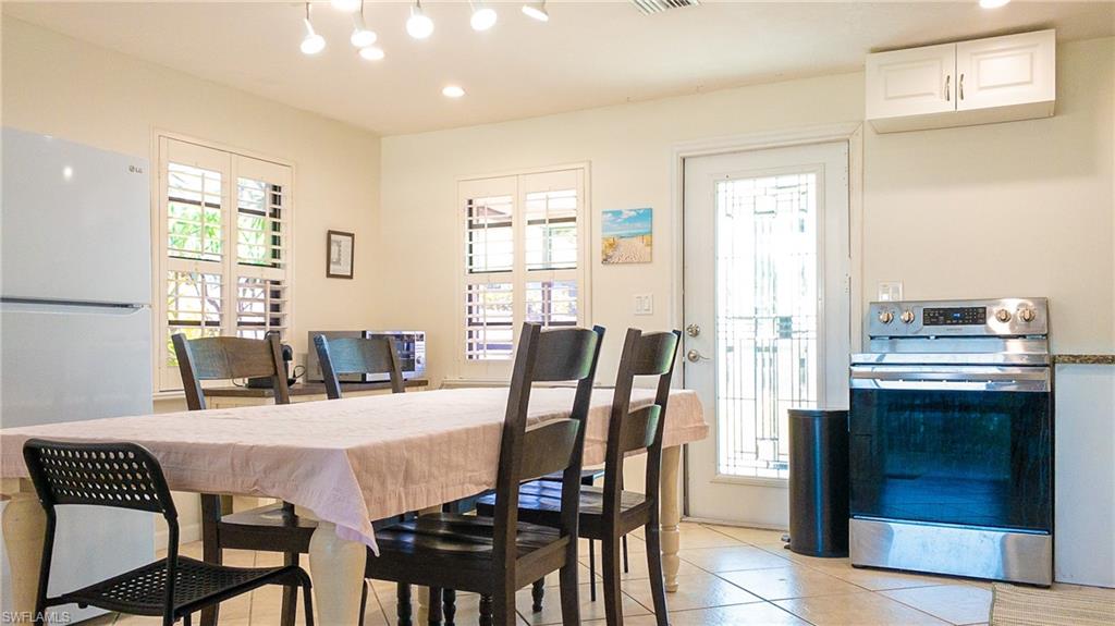 NAPLES PARK - Residential