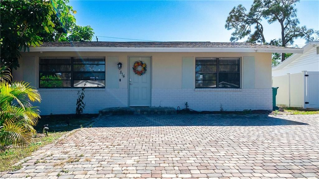 Photo of 814 109th AVE N, NAPLES, FL 34108 (MLS # 226005081)