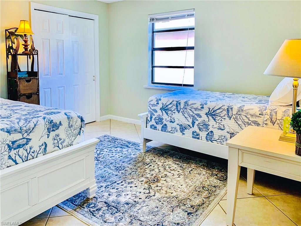 NAPLES PARK - Residential