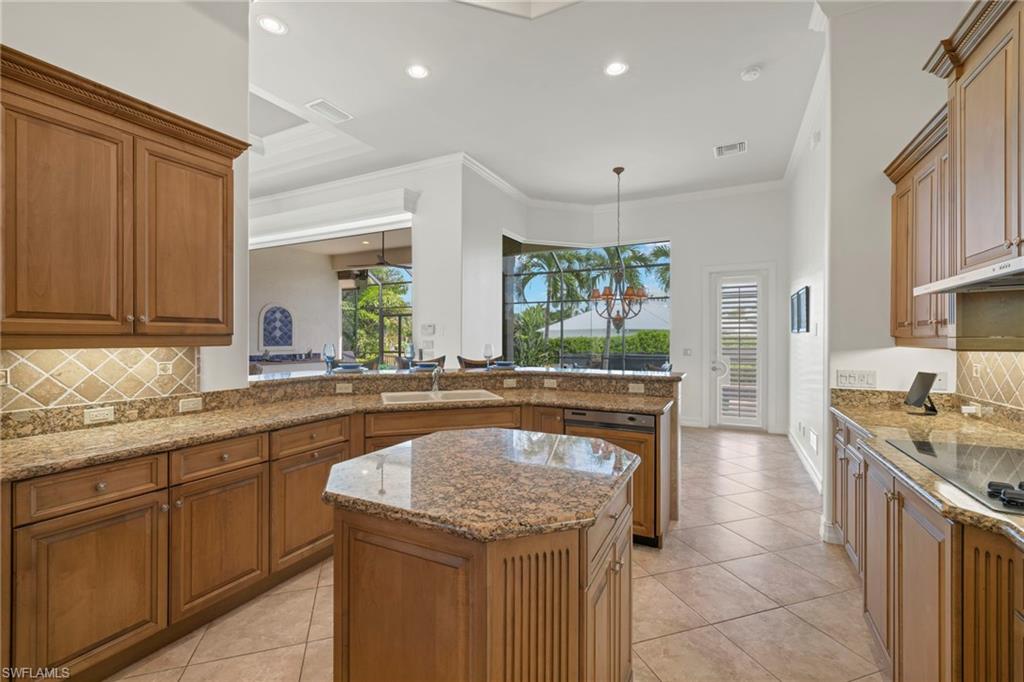 ROYAL HARBOR - Residential