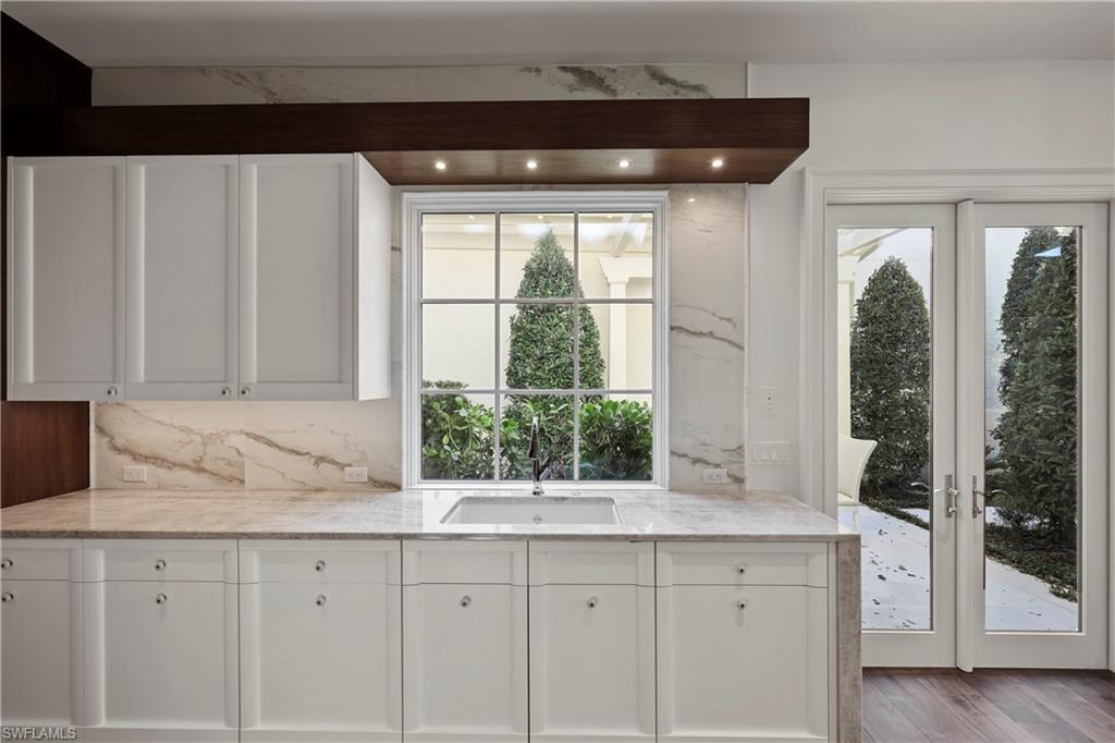 VIZCAYA AT BAY COLONY - Residential Lease