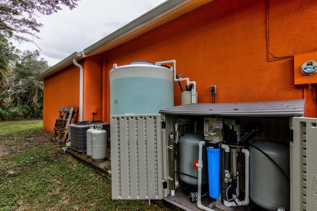 GOLDEN GATE ESTATES - Residential