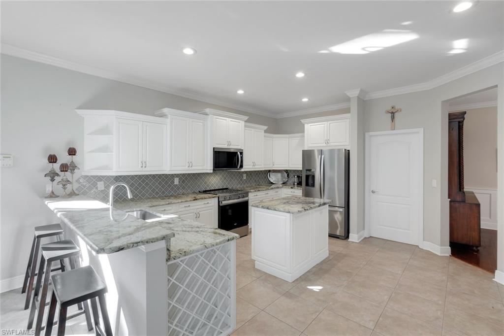 SAN CARLOS ESTATES - Residential