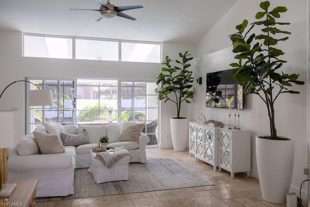 TURNBURY - Residential Lease