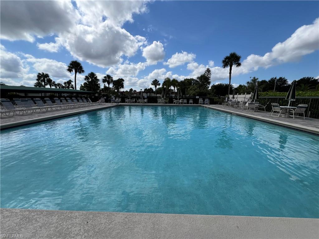 FAIRWAYS AT PAR FOUR - Residential