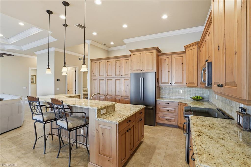 ROYAL PALM GOLF ESTATES - Residential