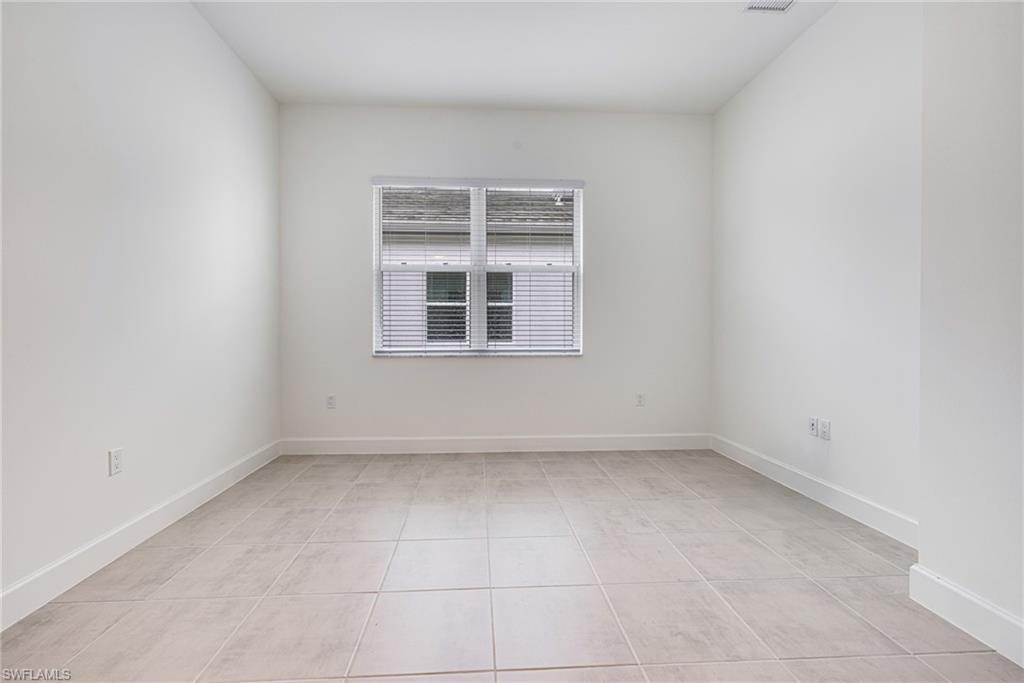 VALENCIA TRAILS - Residential