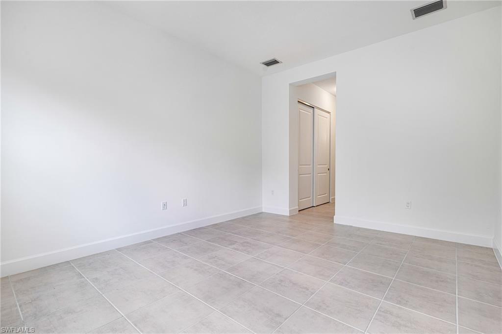 VALENCIA TRAILS - Residential