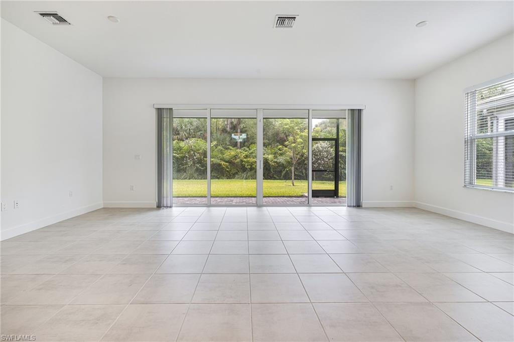 VALENCIA TRAILS - Residential