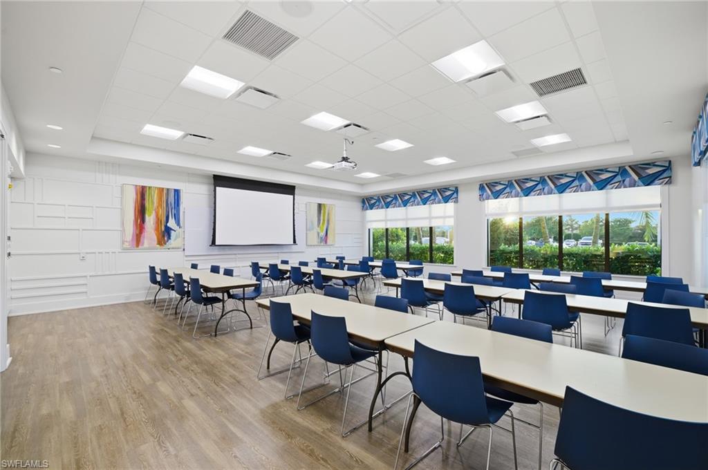 VALENCIA TRAILS - Residential