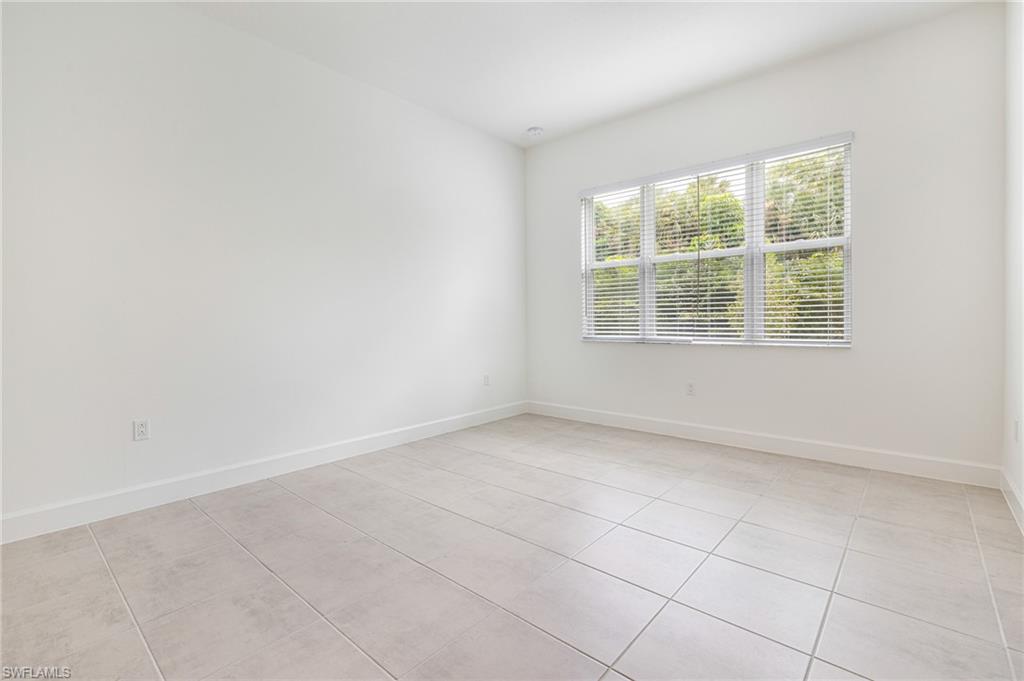 VALENCIA TRAILS - Residential