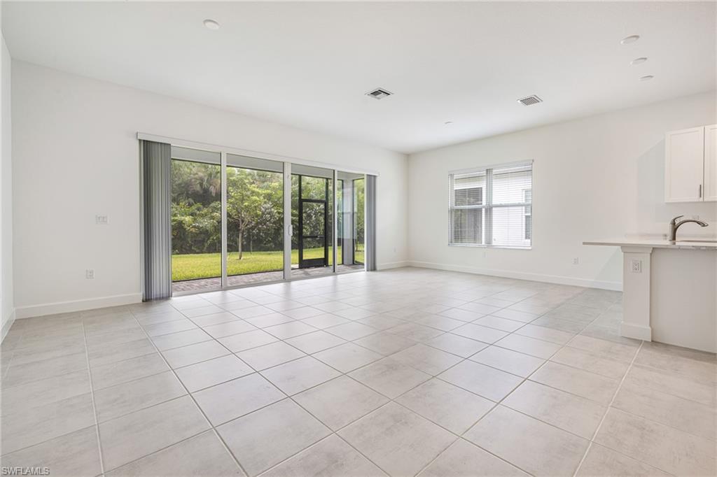 VALENCIA TRAILS - Residential