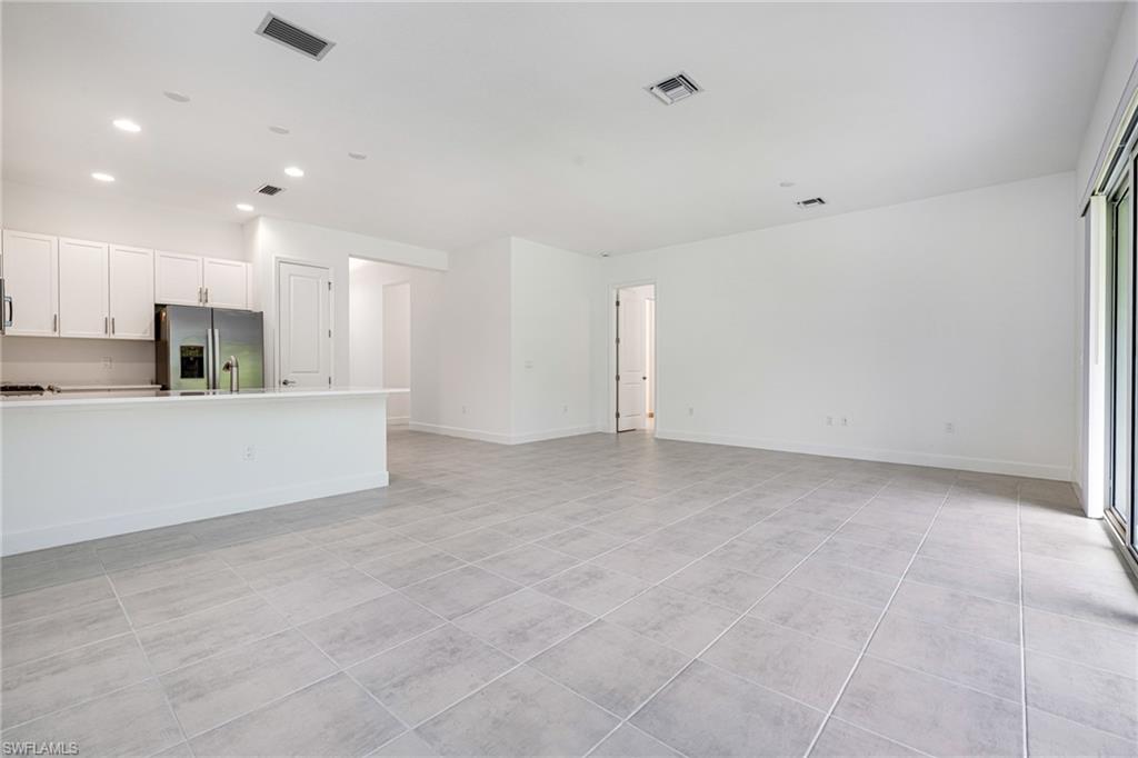 VALENCIA TRAILS - Residential