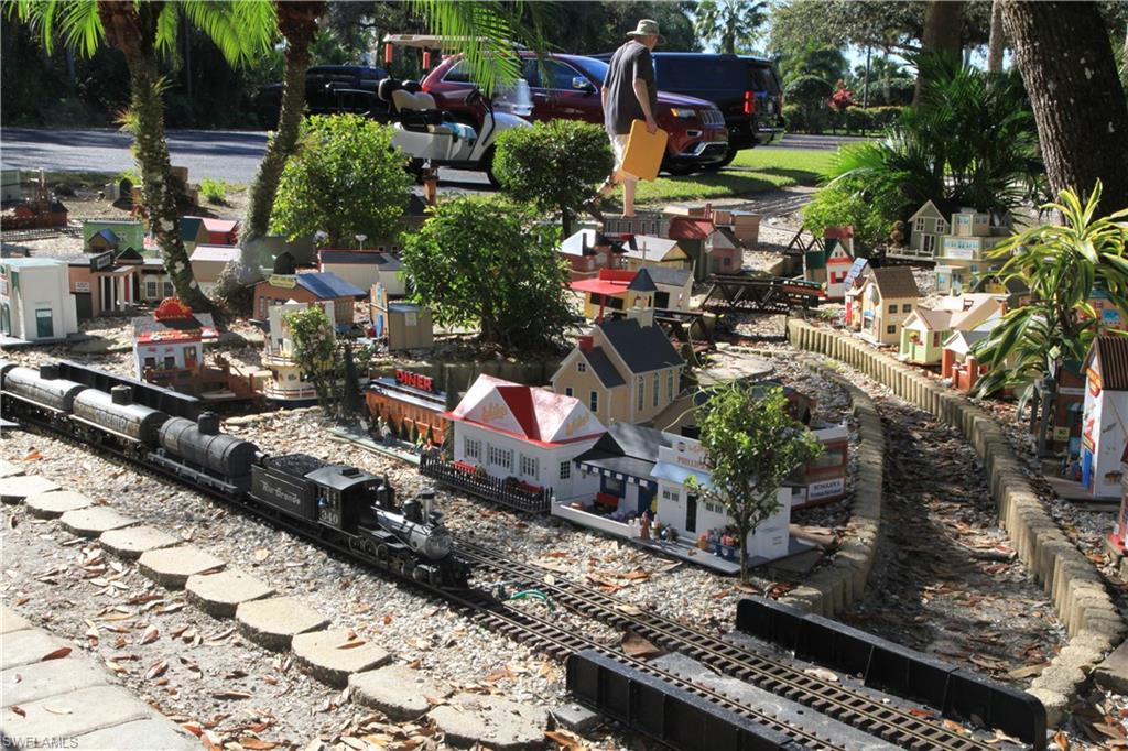 RIVERBEND MOTORCOACH RESORT - Land