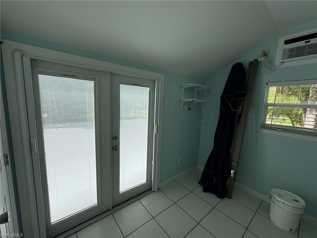 RIVERBEND MOTORCOACH RESORT - Land